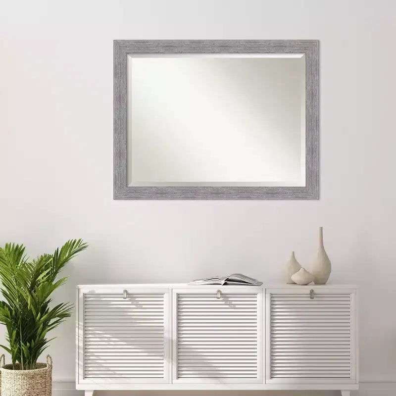 Miroir mural biseauté gris rustique 45 x 35 po avec cadre effet écorce